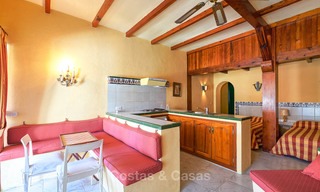 Ruime villa met veel potentieel te koop, op wandelafstand van het strand en Puerto Banus - Golden Mile, Marbella 6748 