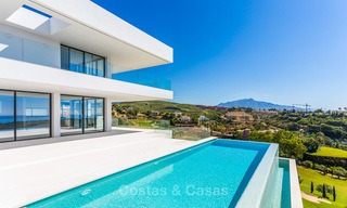 Majestueuze moderne villa met panoramisch zeezicht te koop, front-line golf, Benahavis - Marbella 6838 
