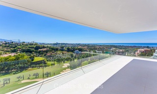 Majestueuze moderne villa met panoramisch zeezicht te koop, front-line golf, Benahavis - Marbella 6849 