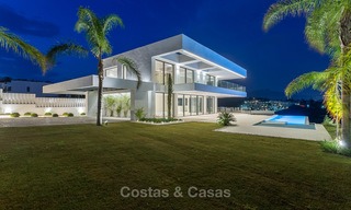 Majestueuze moderne villa met panoramisch zeezicht te koop, front-line golf, Benahavis - Marbella 6875 