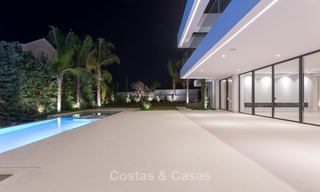 Majestueuze moderne villa met panoramisch zeezicht te koop, front-line golf, Benahavis - Marbella 6865 