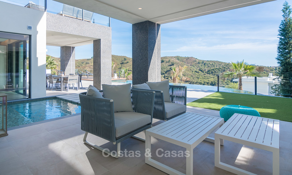 Weelderige nieuwbouw designer villa te koop in een exclusieve urbanisatie, Benahavis - Marbella 6898