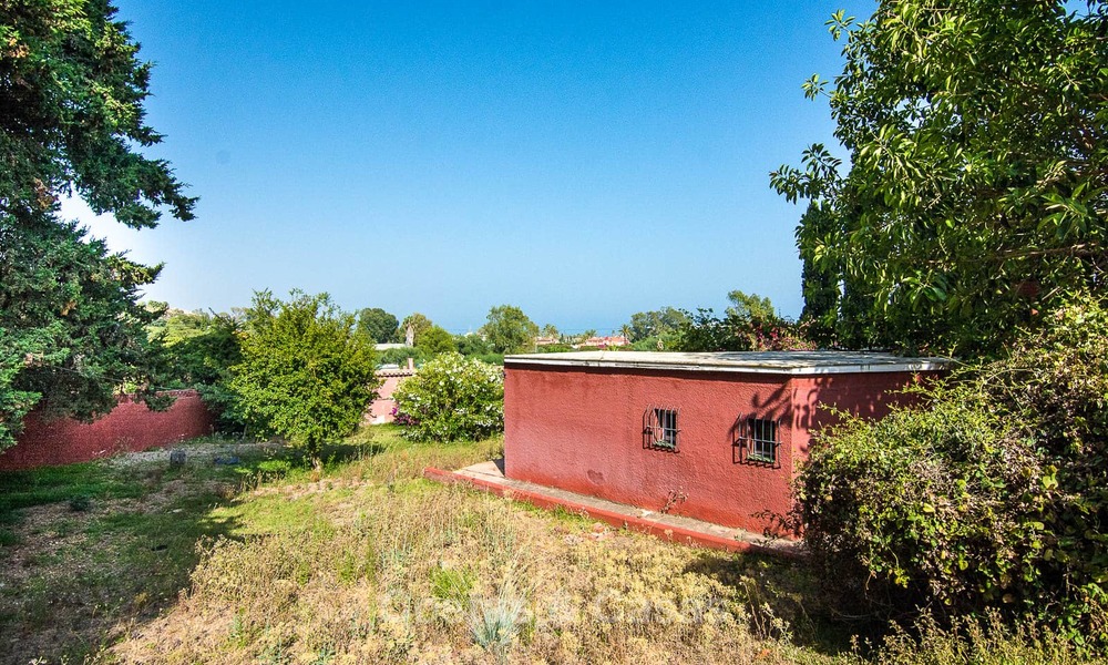 Te renoveren villa op een grote kavel te koop, spectaculaire toplocatie - Golden Mile, Marbella 6990