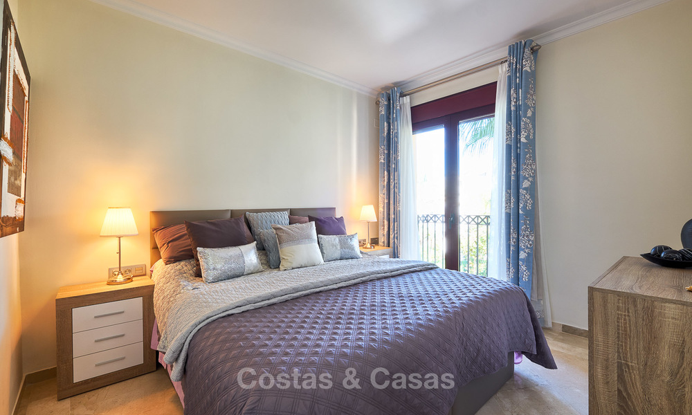 Knap luxe strand appartement met fantastisch zeezicht te koop - New Golden Mile, Marbella - Estepona 7026