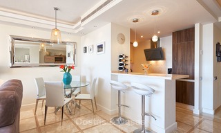 Knap luxe strand appartement met fantastisch zeezicht te koop - New Golden Mile, Marbella - Estepona 7031 
