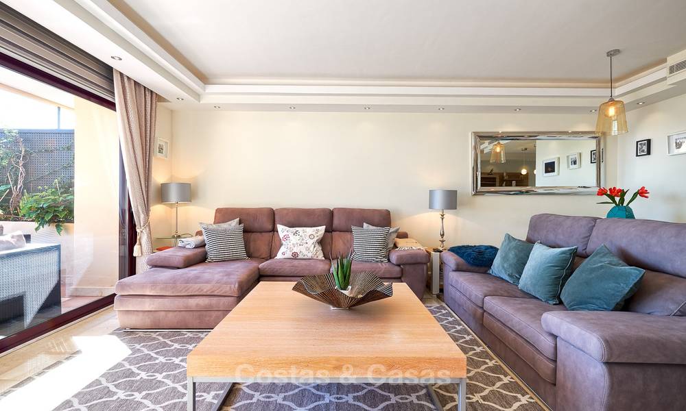 Knap luxe strand appartement met fantastisch zeezicht te koop - New Golden Mile, Marbella - Estepona 7036
