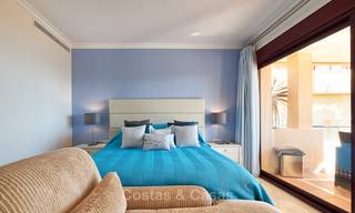 Knap luxe strand appartement met fantastisch zeezicht te koop - New Golden Mile, Marbella - Estepona 7039 
