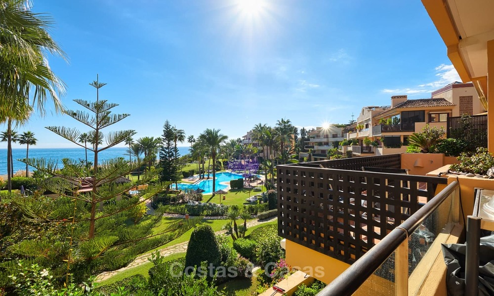 Knap luxe strand appartement met fantastisch zeezicht te koop - New Golden Mile, Marbella - Estepona 7046