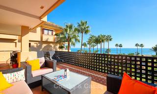 Knap luxe strand appartement met fantastisch zeezicht te koop - New Golden Mile, Marbella - Estepona 7047 