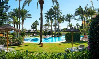 Knap luxe strand appartement met fantastisch zeezicht te koop - New Golden Mile, Marbella - Estepona 7052 