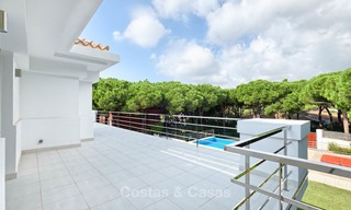 Ruime nieuwbouw villa van topkwaliteit te koop, instapklaar, Marbella East 7174 