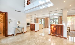 Ruime nieuwbouw villa van topkwaliteit te koop, instapklaar, Marbella East 7182 