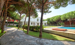 Ruime nieuwbouw villa van topkwaliteit te koop, instapklaar, Marbella East 7192 