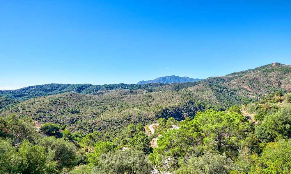 Te koop: groot bouwperceel met panoramisch zee- en bergzicht op een luxe landgoed in Benahavis, Marbella 7206