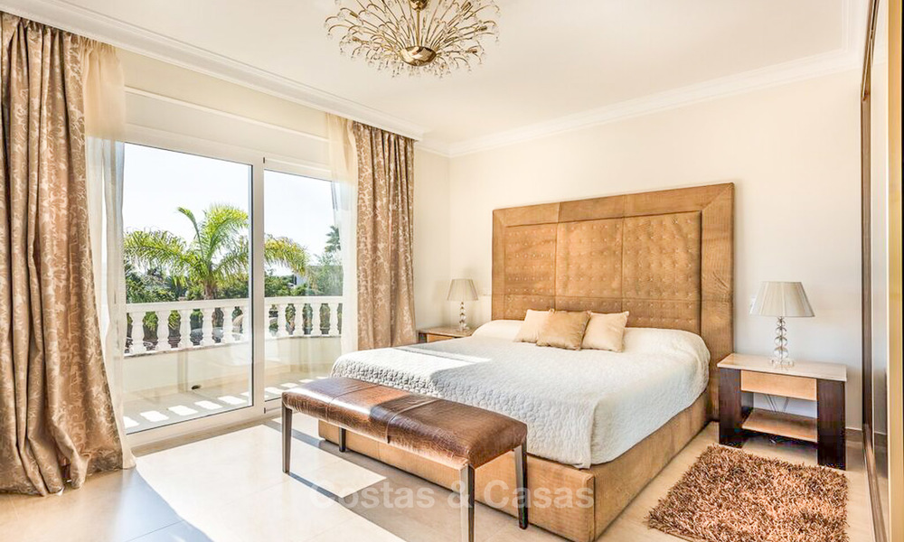Oogstrelende luxueuze villa in Mediterrane stijl te koop, loopafstand strand, Oost Marbella 7425