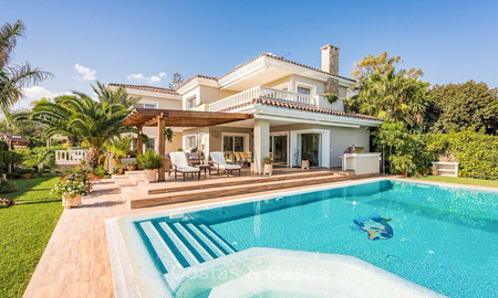 Oogstrelende luxueuze villa in Mediterrane stijl te koop, loopafstand strand, Oost Marbella 7434