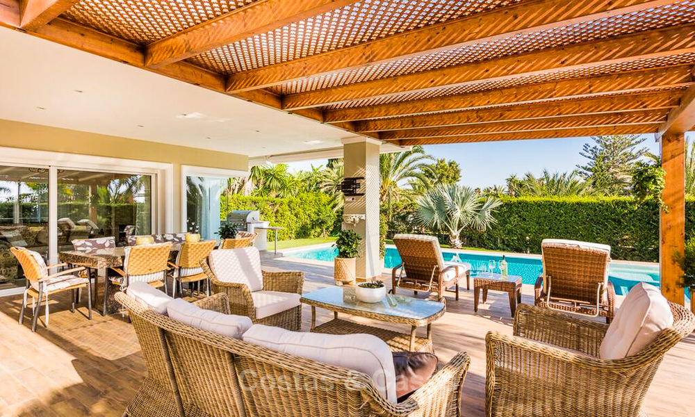Oogstrelende luxueuze villa in Mediterrane stijl te koop, loopafstand strand, Oost Marbella 7438