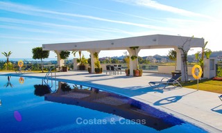 Zeer ruim, licht en modern appartement te koop met 4 slaapkamers en open golf- en zeezicht in Marbella - Benahavis 7503 