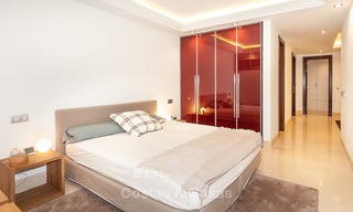 Zeer ruim, licht en modern appartement te koop met 4 slaapkamers en open golf- en zeezicht in Marbella - Benahavis 7699 
