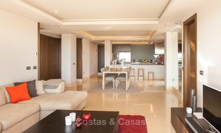 Zeer ruim, licht en modern appartement te koop met 4 slaapkamers en open golf- en zeezicht in Marbella - Benahavis 7519 
