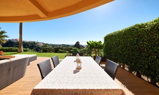 Ruim luxe appartement op de begane grond met uitzicht op zee te koop in Elviria, Oost Marbella 7549 