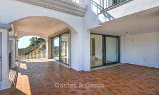 Koopje! Gerenoveerde villa in Andalusische stijl te koop, met prachtig uitzicht op de bergen, Nueva Andalucia, Marbella 7580 
