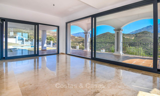 Koopje! Gerenoveerde villa in Andalusische stijl te koop, met prachtig uitzicht op de bergen, Nueva Andalucia, Marbella 7589 