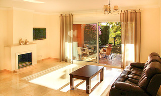 Recentelijk gerenoveerde schakelvilla in Andalusische stijl te koop, vlakbij golfbaan, Benahavis, Marbella 7671 