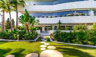 Luxe appartement in een prestigieus complex te koop, strandzijde Puerto Banus, Marbella 7782 