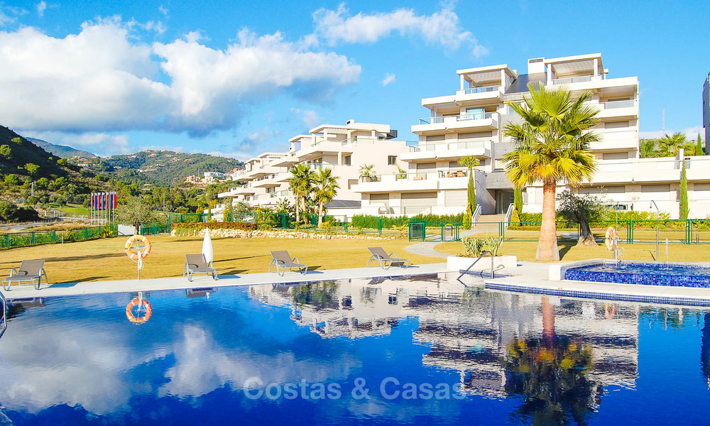 Ruim, licht en modern luxe penthouse appartement te koop met golf en zeezicht in Marbella - Benahavis 7729