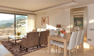 Ruim, licht en modern luxe penthouse te koop met golf- en zeezicht in Marbella - Benahavis 7708 