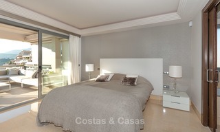 Ruim, licht en modern luxe penthouse te koop met golf- en zeezicht in Marbella - Benahavis 7710 