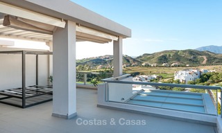 Ruim, licht en modern luxe penthouse appartement te koop met golf en zeezicht in Marbella - Benahavis 7812 