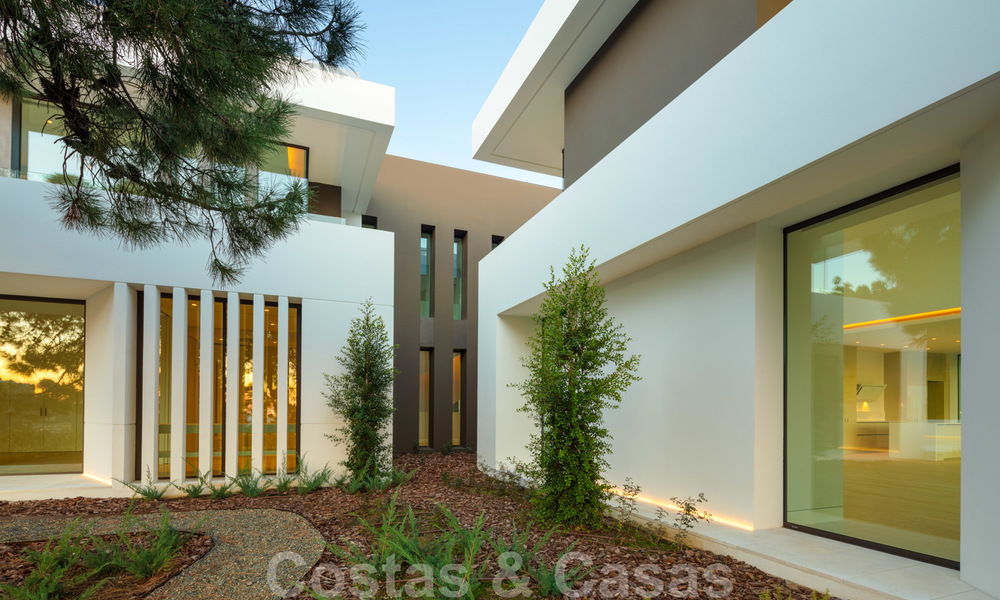 Nieuwe eigentijdse luxe villa's met zeezicht te koop, in een exclusieve urbanisatie in Benahavis - Marbella 21673