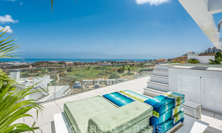 Nieuwe moderne frontline golf appartementen met uitzicht op zee te koop in een luxe resort in Mijas, Costa del Sol. Instapklaar! Laatste penthouses! 39694 