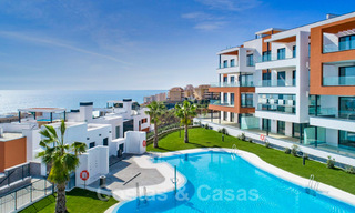Nieuwe avant-gardistische appartementen te koop, op loopafstand van het strand en voorzieningen, Fuengirola, Costa del Sol. Instapklaar. 32970 