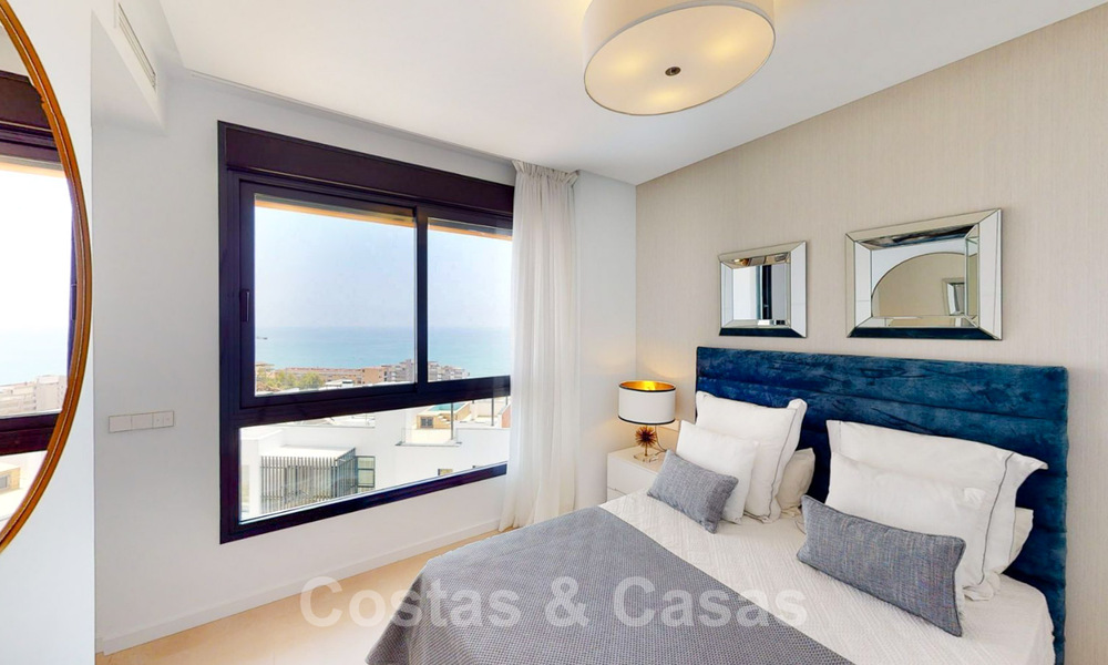 Nieuwe avant-gardistische appartementen te koop, op loopafstand van het strand en voorzieningen, Fuengirola, Costa del Sol. Instapklaar. 32977