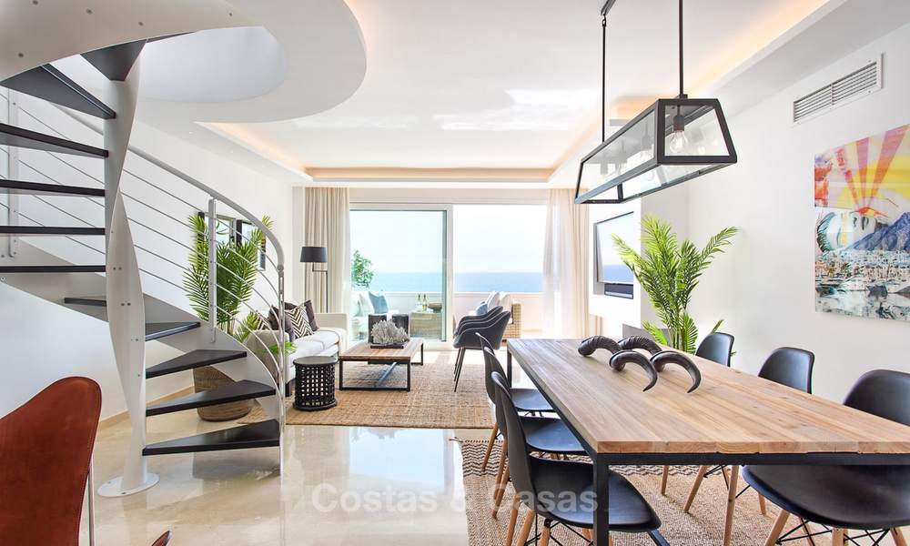 Luxueus eerstelijns strand penthouse appartement met verwarmd privé zwembad te koop in een luxe complex op de New Golden Mile, Marbella - Estepona 7874