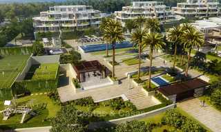 Luxueuze eerste lijn strandvilla's te koop in een nieuw, exclusief complex, New Golden Mile, Marbella - Estepona 7903 