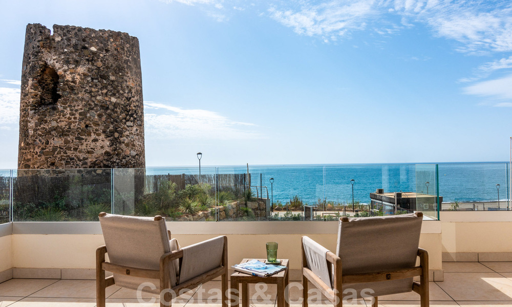 Luxueuze eerste lijn strandvilla's te koop in een nieuw, exclusief complex, New Golden Mile, Marbella - Estepona 40492