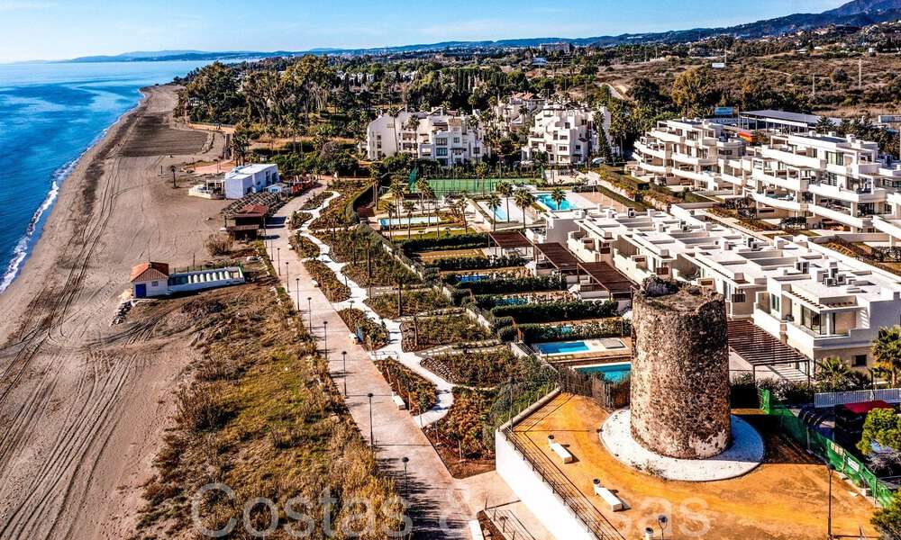 Luxueuze eerstelijns strandvilla te koop in een nieuw, exclusief complex, New Golden Mile, Marbella - Estepona 69826