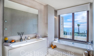 Luxueuze eerstelijns strandvilla te koop in een nieuw, exclusief complex, New Golden Mile, Marbella - Estepona 69833 