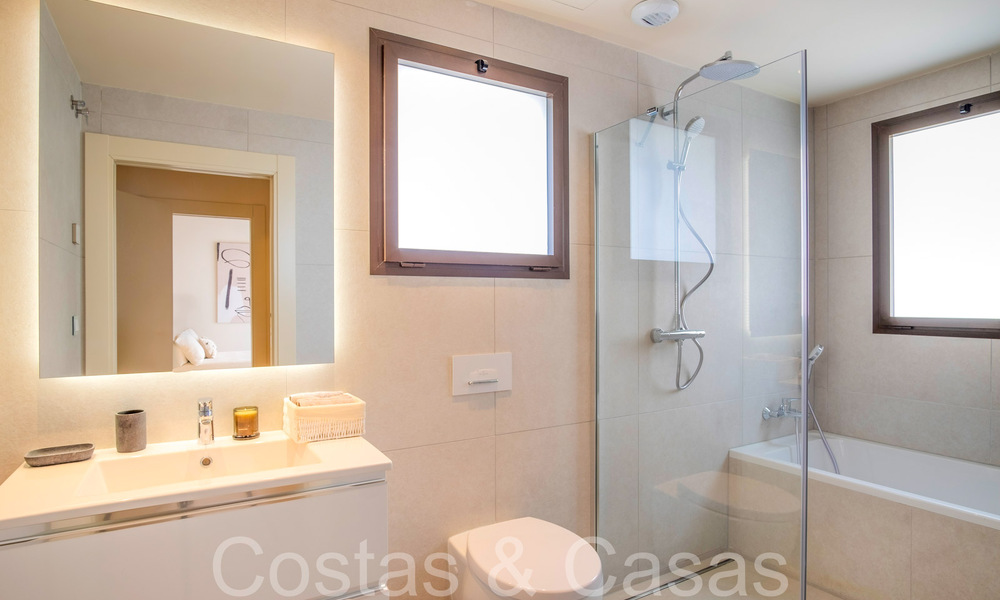 Luxueuze eerstelijns strandvilla te koop in een nieuw, exclusief complex, New Golden Mile, Marbella - Estepona 69838