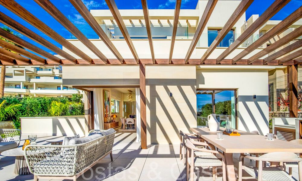 Luxueuze eerstelijns strandvilla te koop in een nieuw, exclusief complex, New Golden Mile, Marbella - Estepona 69851