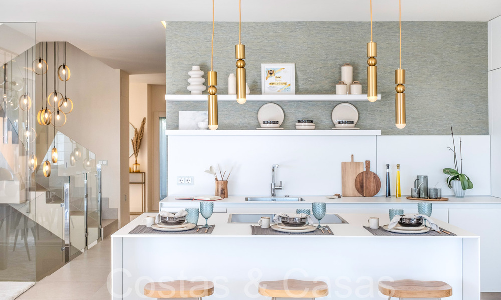 Luxueuze eerstelijns strandvilla te koop in een nieuw, exclusief complex, New Golden Mile, Marbella - Estepona 69859