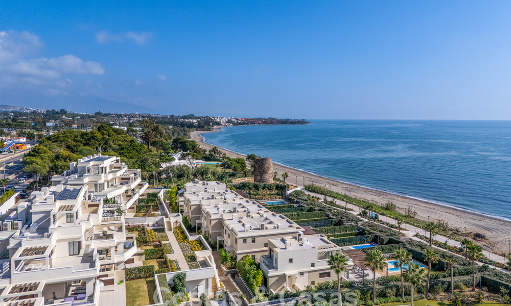 Luxueuze nieuwe eerstelijn strandappartementen te koop in een exclusief complex, New Golden Mile, Marbella - Estepona 783556