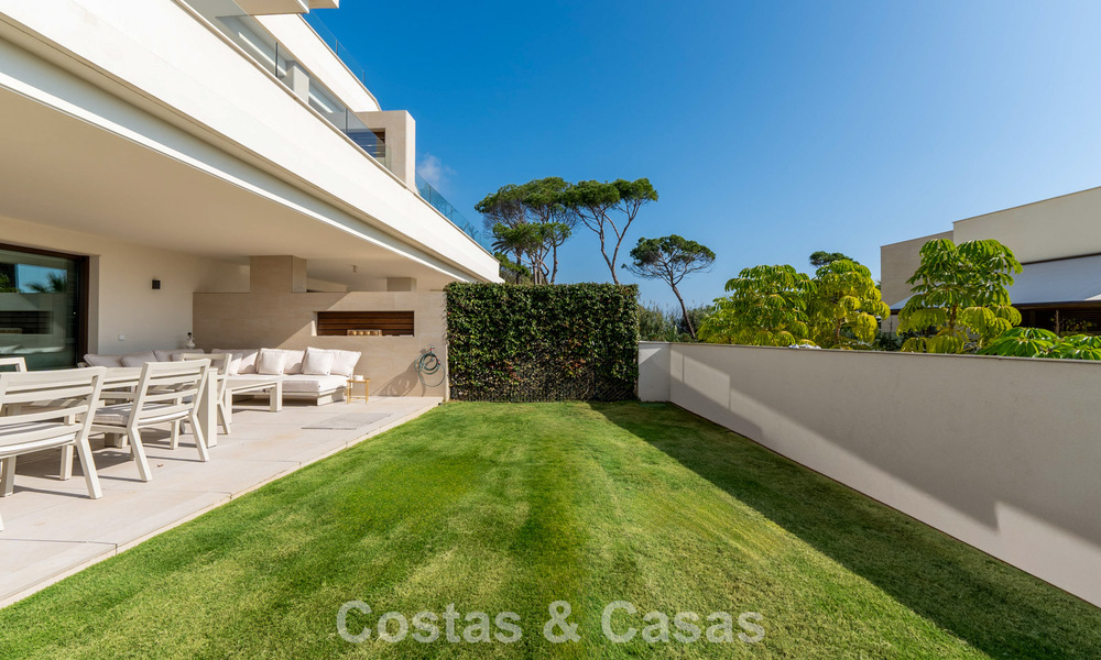 Luxueuze nieuwe eerstelijn strandappartementen te koop in een exclusief complex, New Golden Mile, Marbella - Estepona 783564