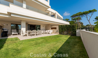 Luxueuze nieuwe eerstelijn strandappartementen te koop in een exclusief complex, New Golden Mile, Marbella - Estepona 783565 