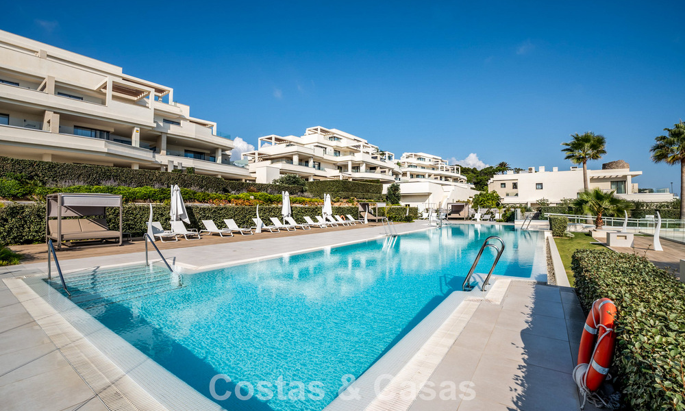 Luxueuze nieuwe eerstelijn strandappartementen te koop in een exclusief complex, New Golden Mile, Marbella - Estepona 783588