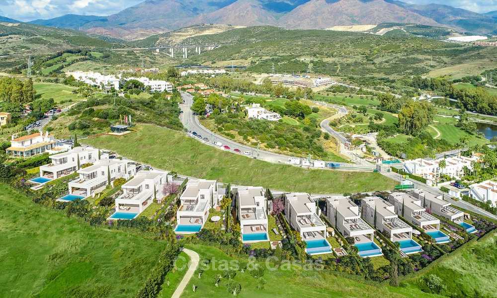 Luxueuze en moderne eerstelijn golf villa's met panoramisch uitzicht op zee en bergen te koop, Estepona 7928
